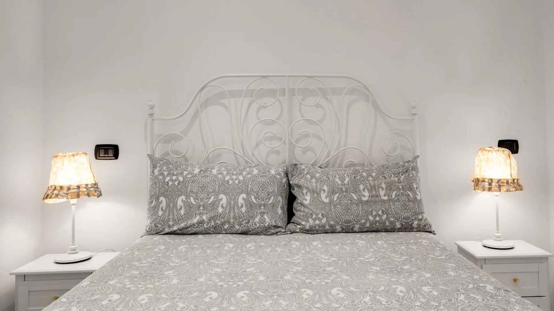 Dolce Rooms Milan 0*,  Italy
